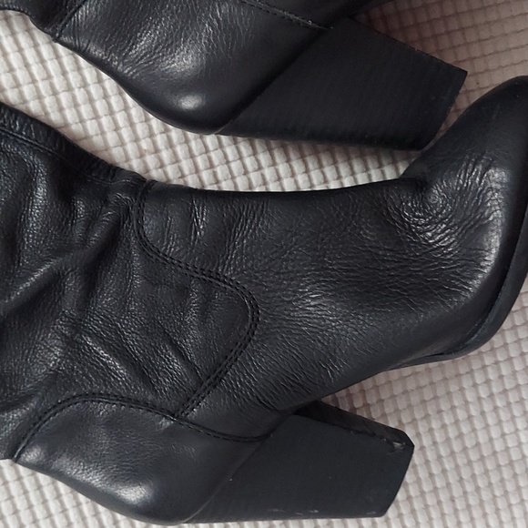 Vince Camuto Braden Tall Black Leather Boots 6.5B - Picture 12 of 13